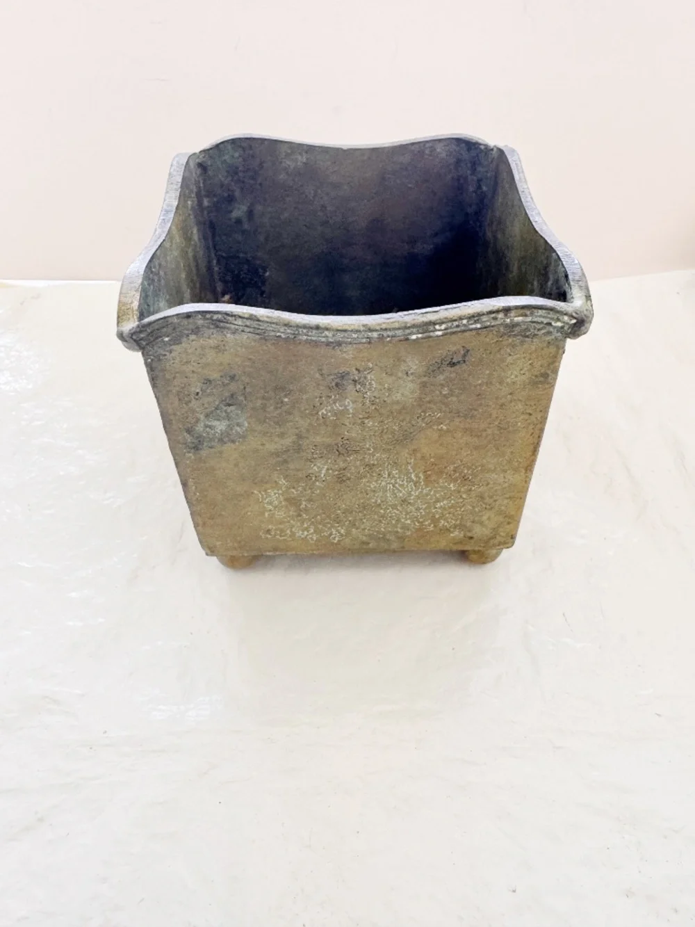 The Unbranded Brand antique footed
